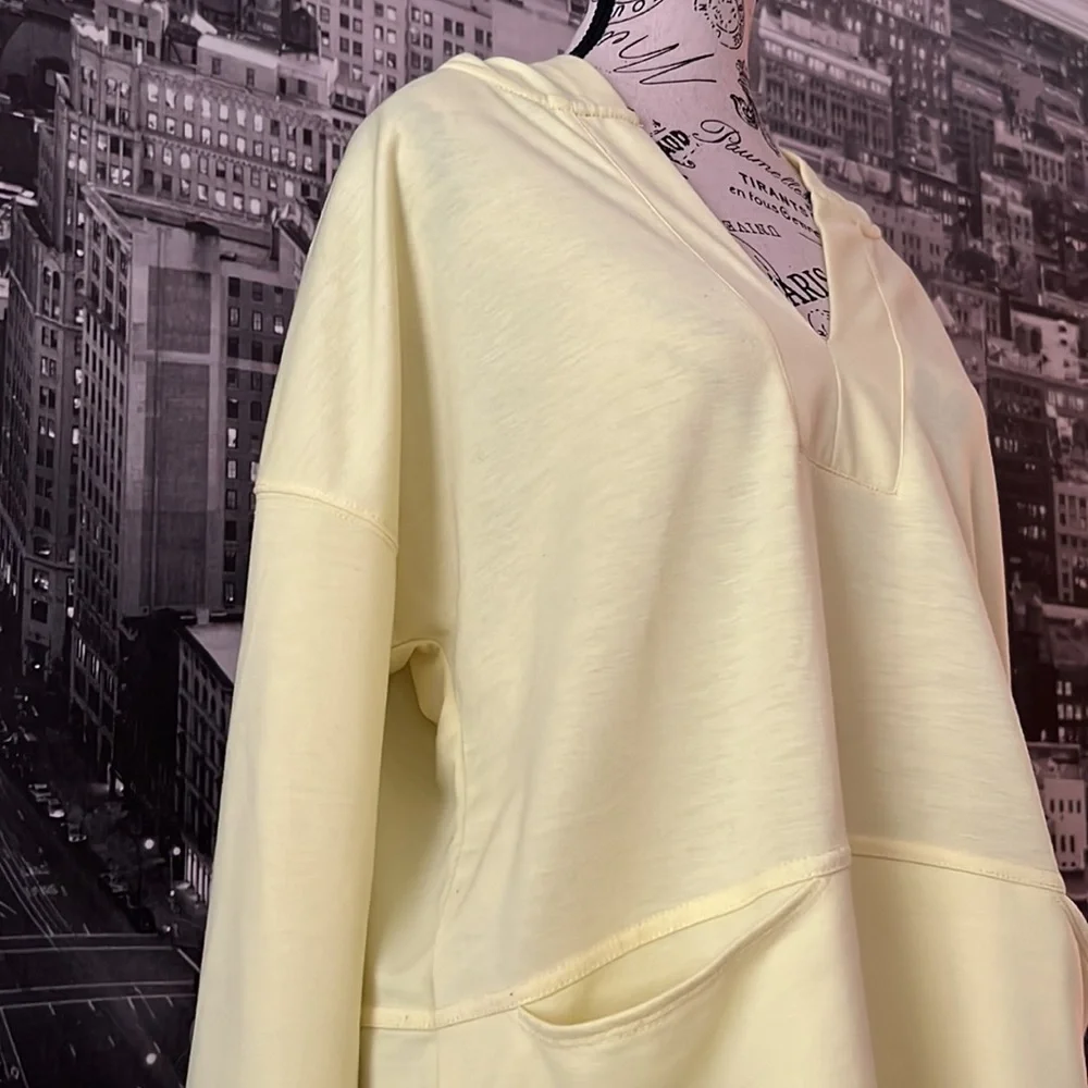 Lightweight V Neck Hoodie w. Front Pockets - Picture 5 of 9